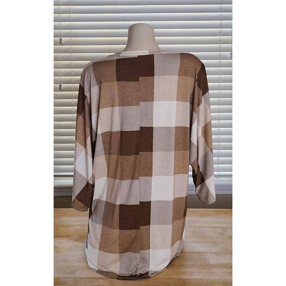 Size Medium Color Block Top - Picture 2 of 3